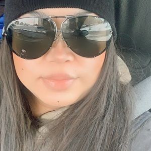 Meet your Posher, Karla